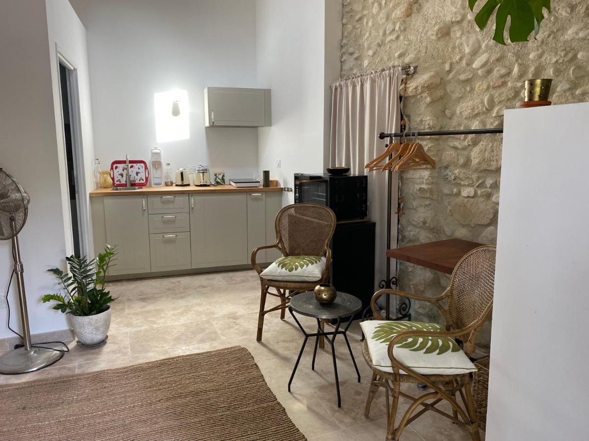 Hotel Otarkia à Villedieu  Extérieur photo